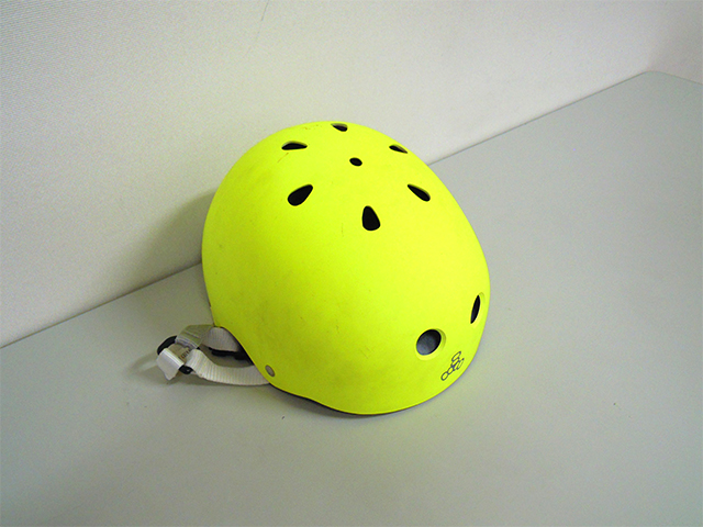 スケートボード用ヘルメット（S～XLサイズ）