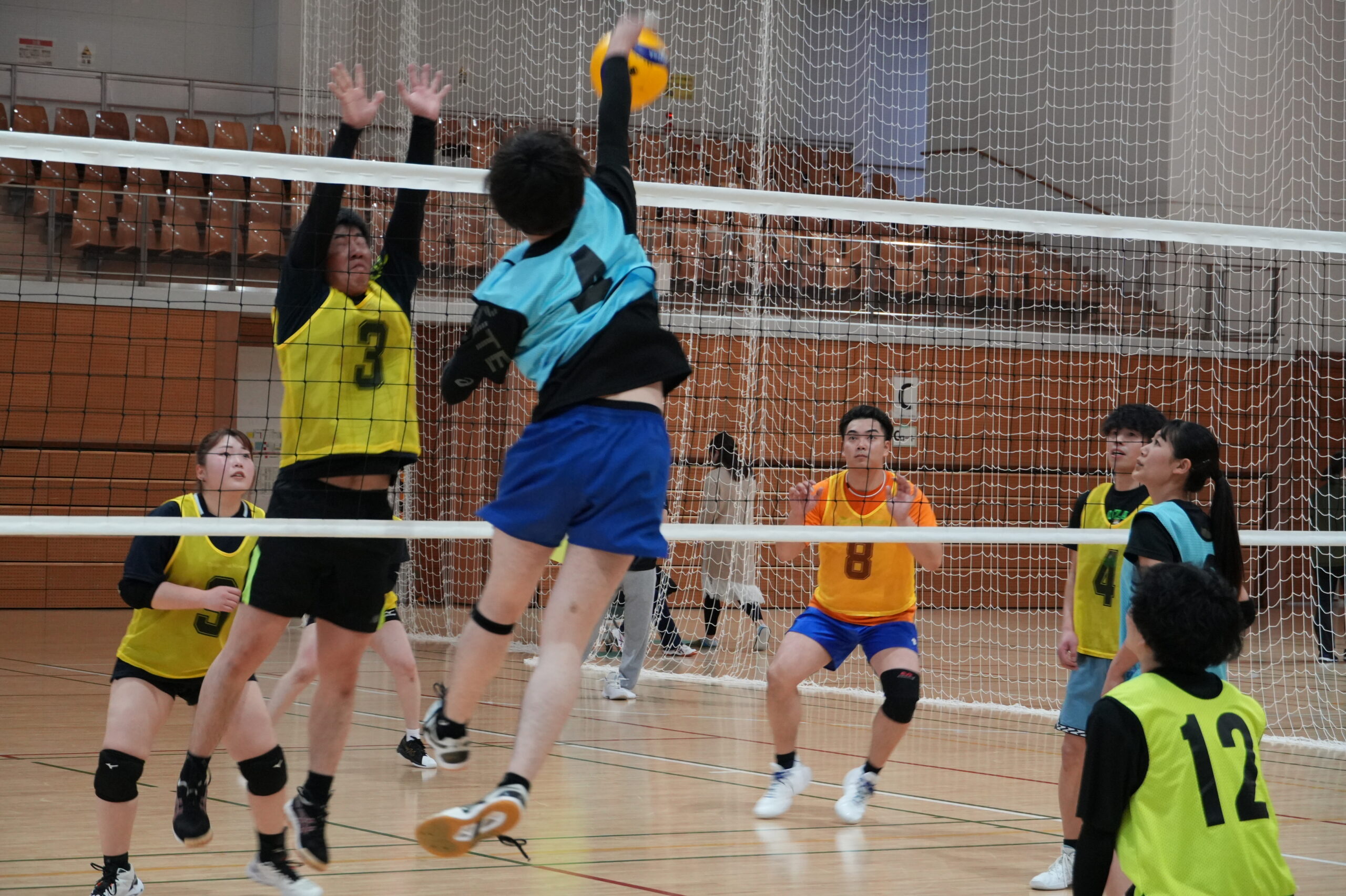 ミックスバレーボール