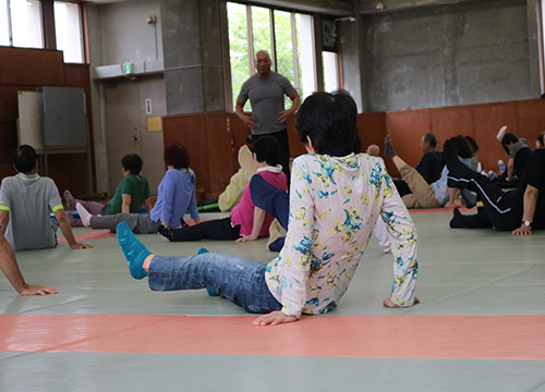 シニア健康エクササイズの様子